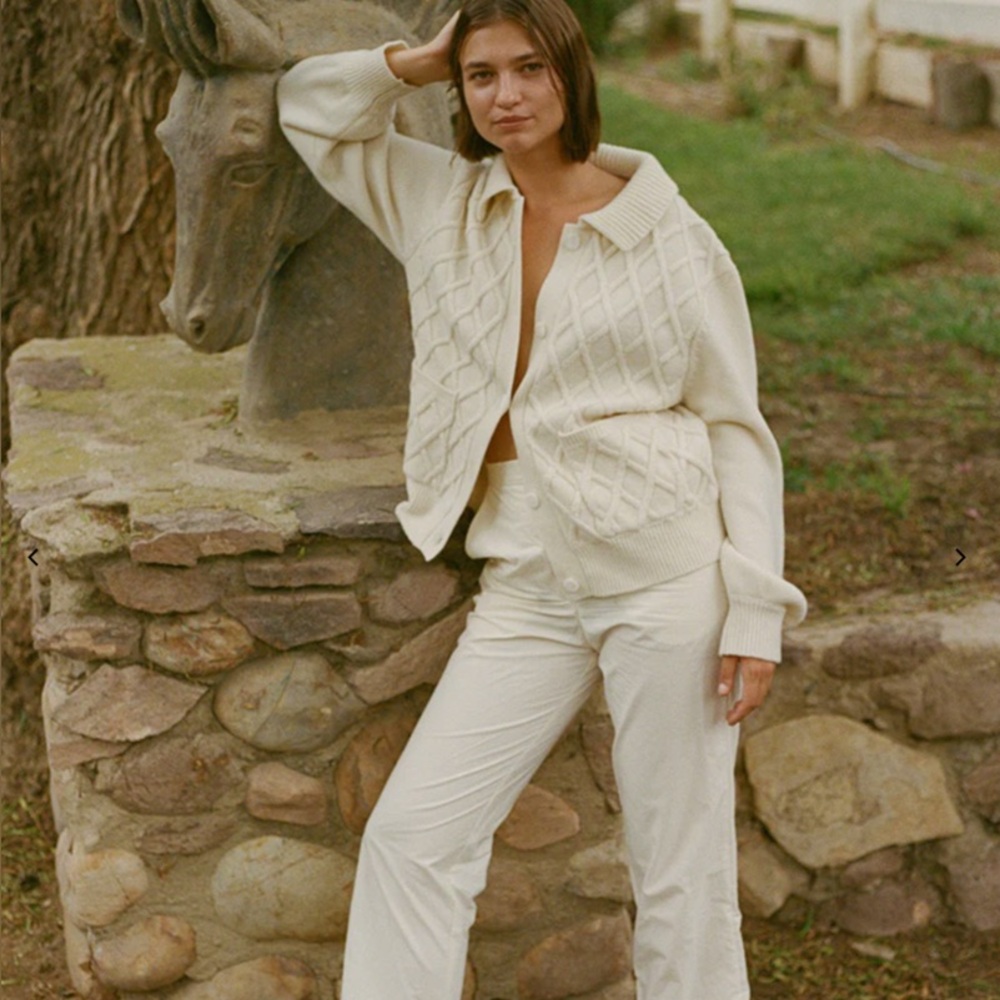 Ciao Luca tomayo cardigan ivory size m - has a small stain on the sleeve